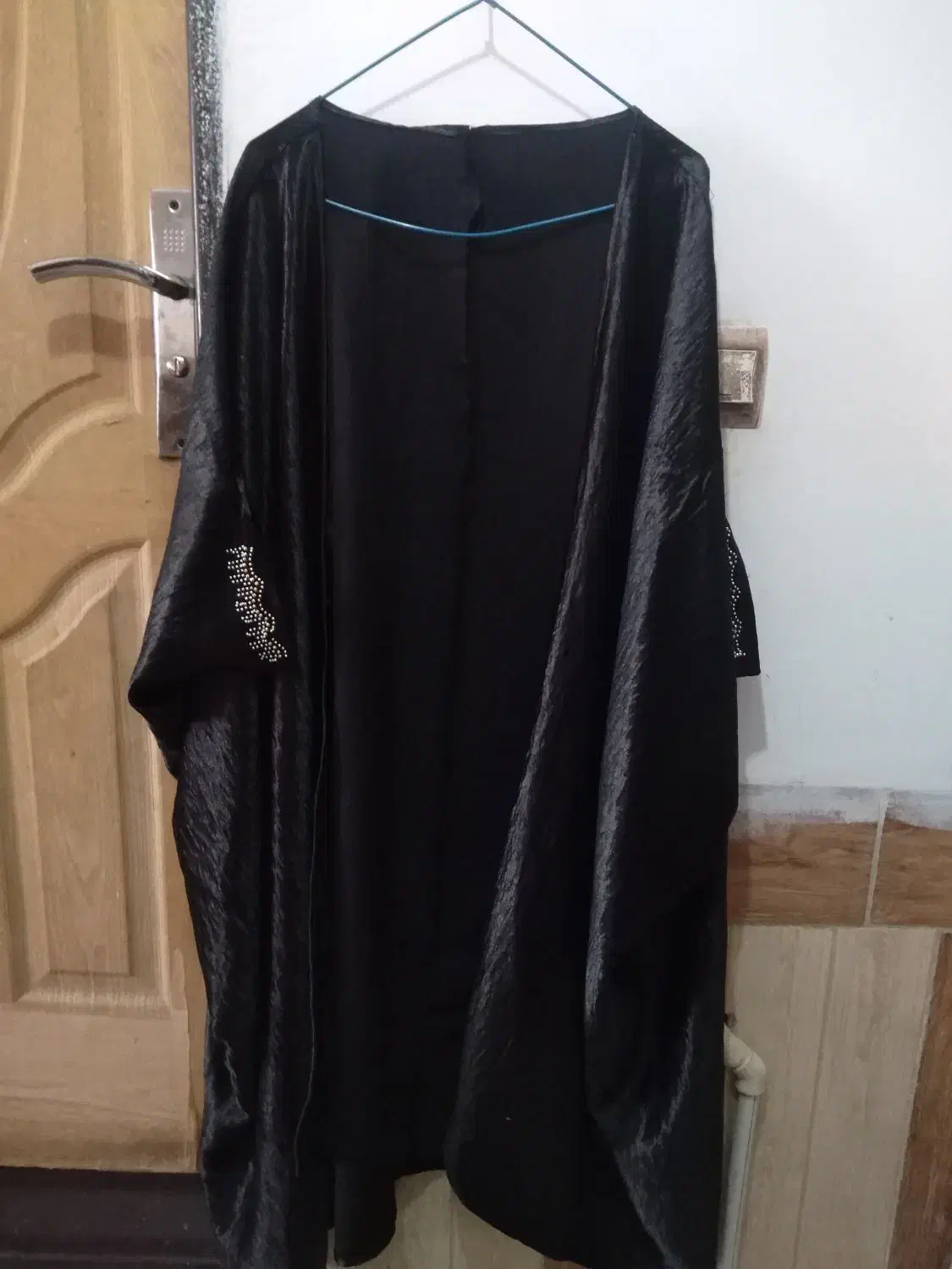 مانتو|لباس|سبزوار, غرب نیروگاه|دیوار