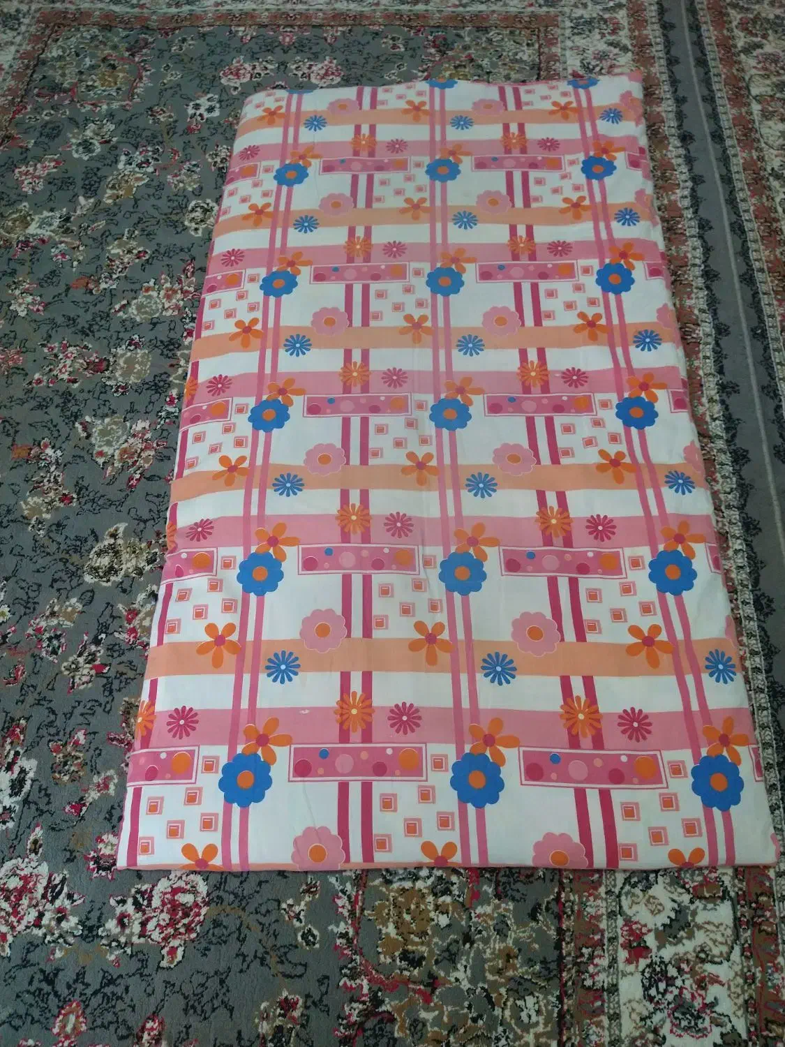 تشک ارزون چهار تا فقط ۱۵۰۰|تشک تختخواب|چهارباغ, |دیوار