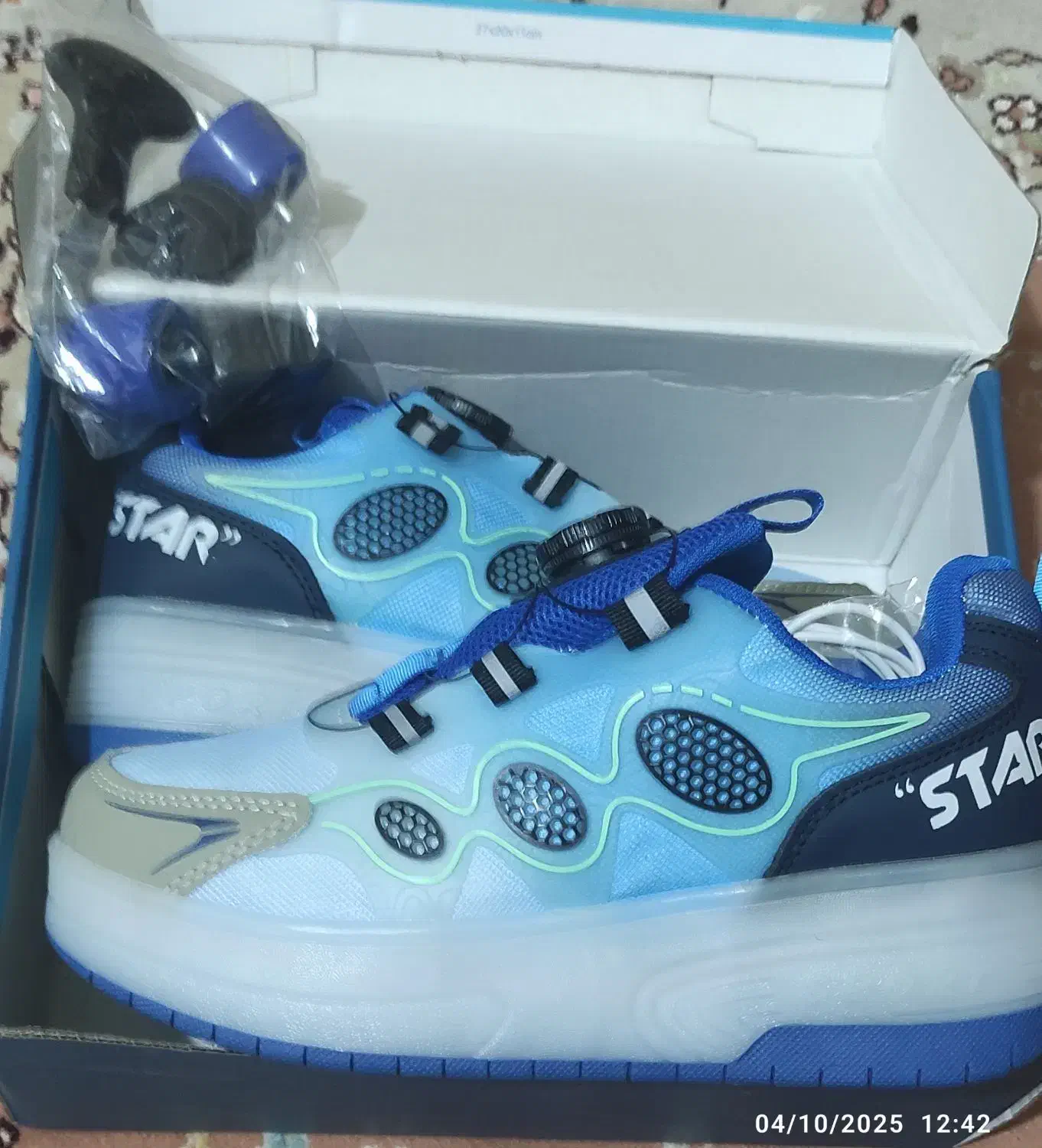 کفش اسکیتی چراغدار|دوچرخه، اسکیت، اسکوتر|بوشهر, |دیوار