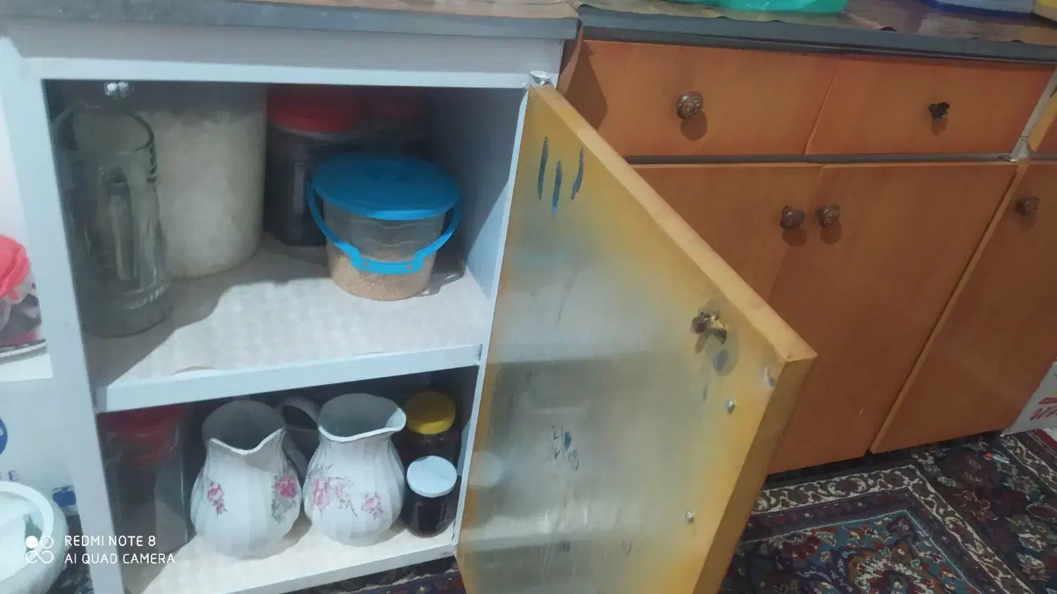 چند عدد کابینت تمیز ،اجاق گاز عالی و آبگرمکن لورچ|مصالح و تجهیزات ساختمان|نهاوند, |دیوار