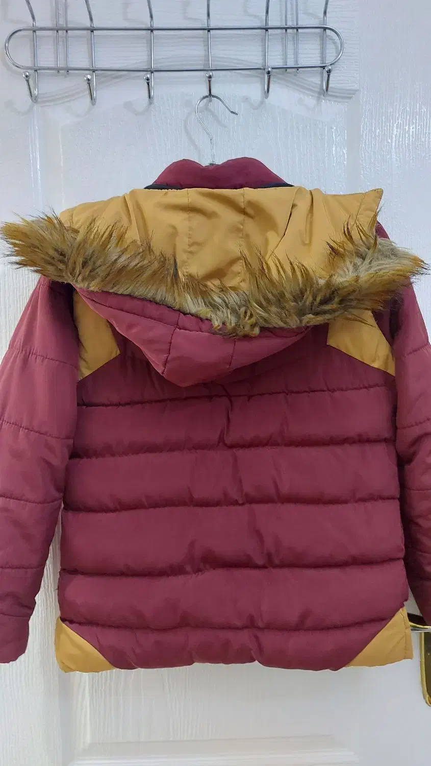 کاپشن|کفش و لباس بچه|گنبد کاووس, |دیوار