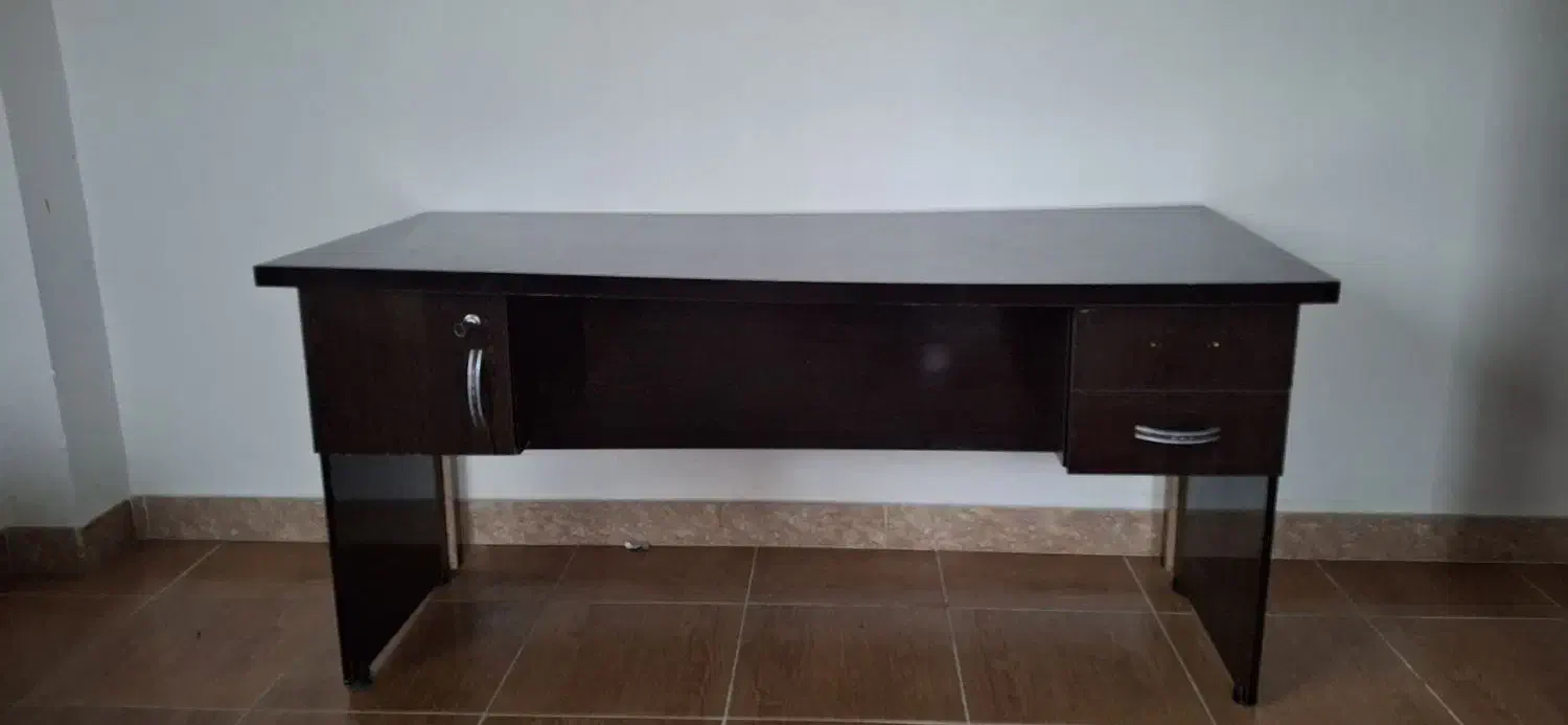 میز اداری|دفتر کار|رشت, آتشگاه|دیوار