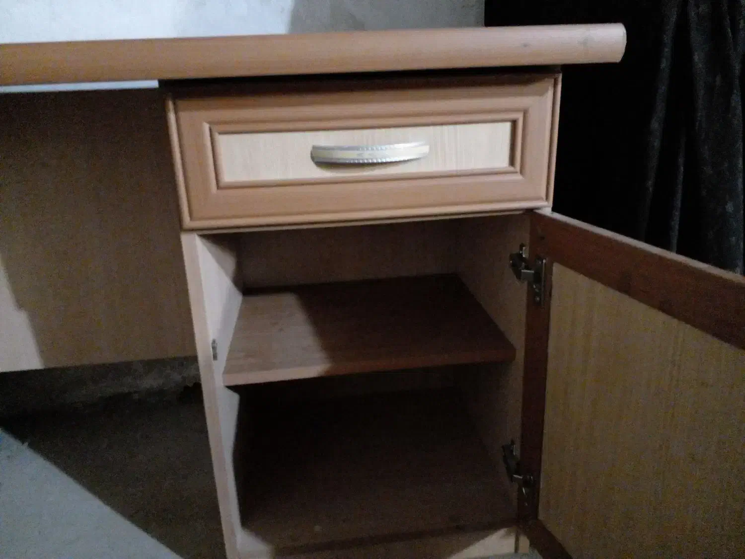 میز تحریر|میز تحریر و کامپیوتر|بهار, |دیوار