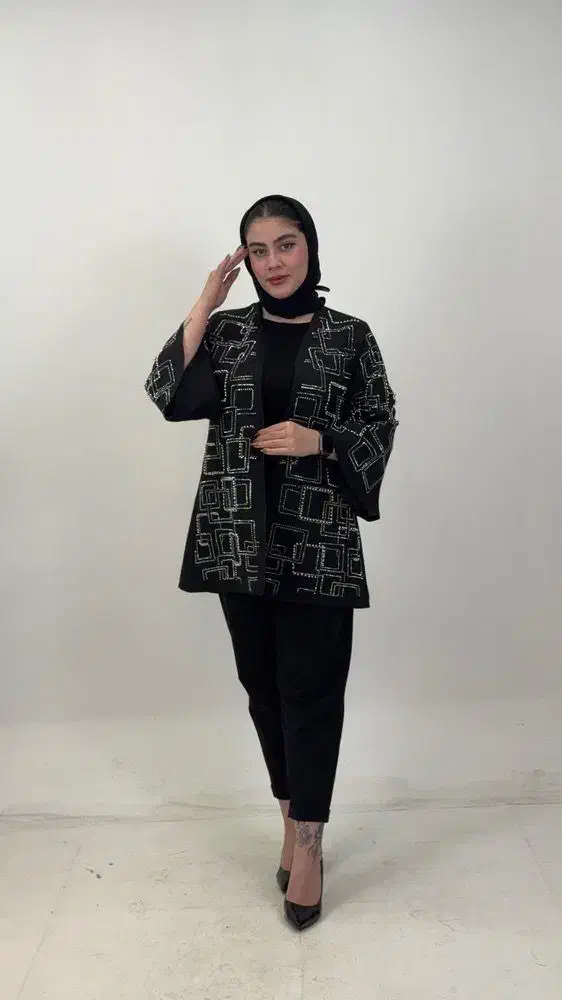 رکسانا|لباس|بیجار, |دیوار