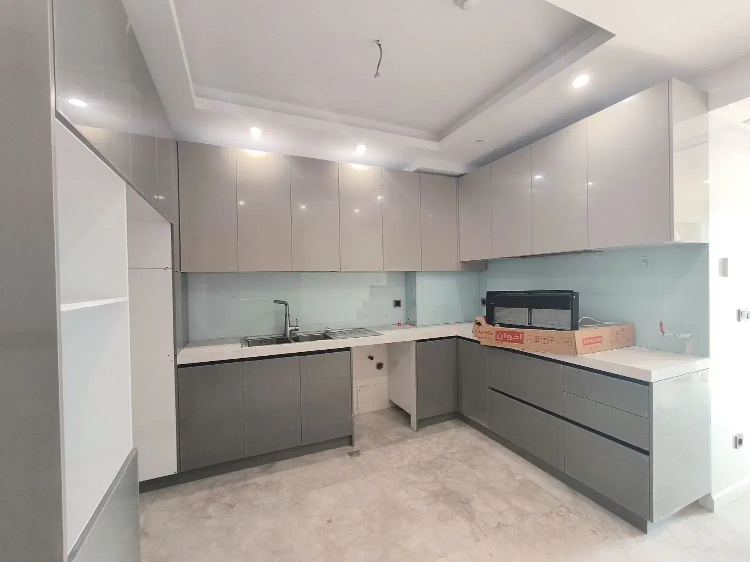 آپارتمان ۱۳۰ متر * شاهکار * «کلیدنخورده ' غرق نور»