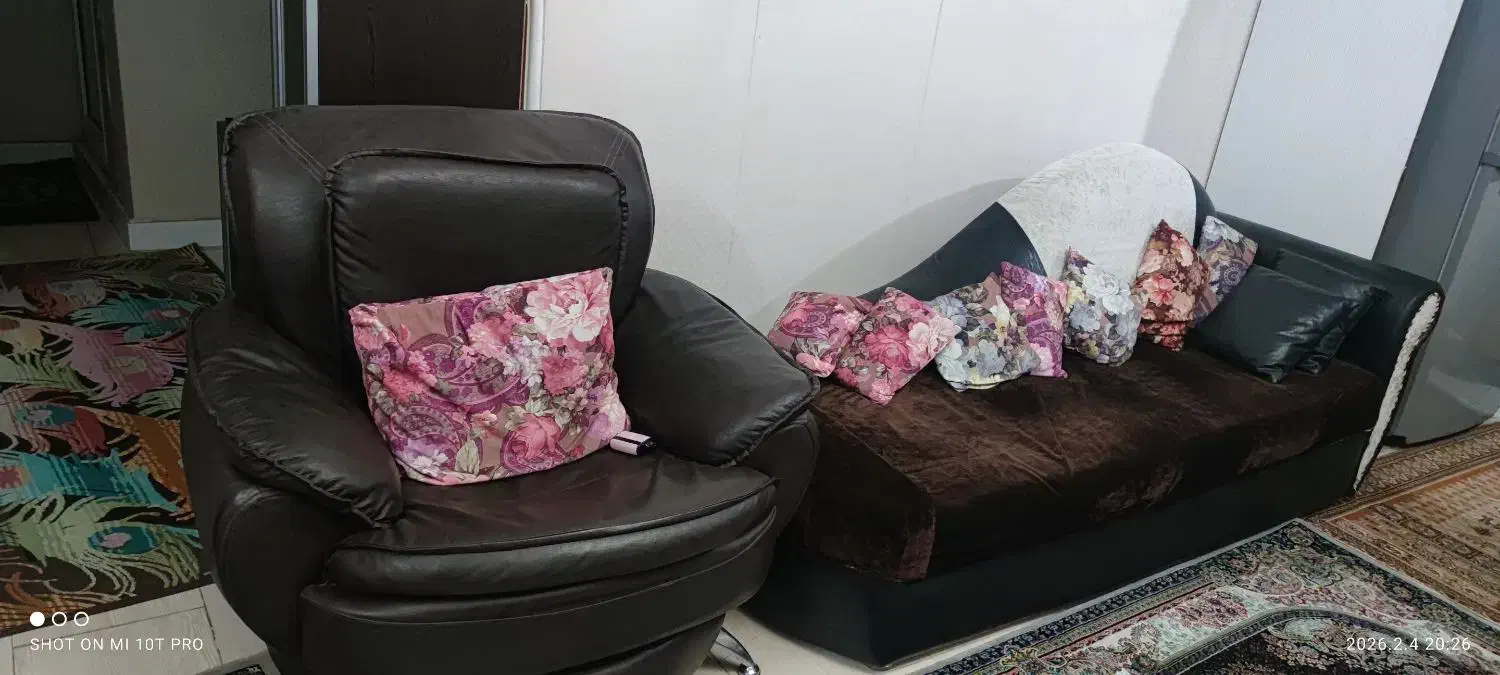 فروش مبل دست دوم|مبلمان خانگی و میز عسلی|رشت, کاکتوس|دیوار