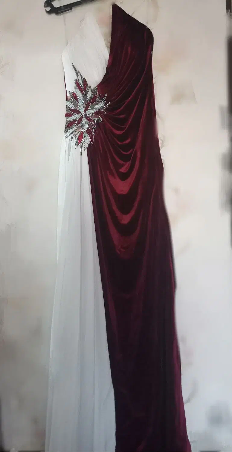 لباس مجلسی مخمل دکلته|لباس|رباط‌کریم, رباط‌کریم|دیوار