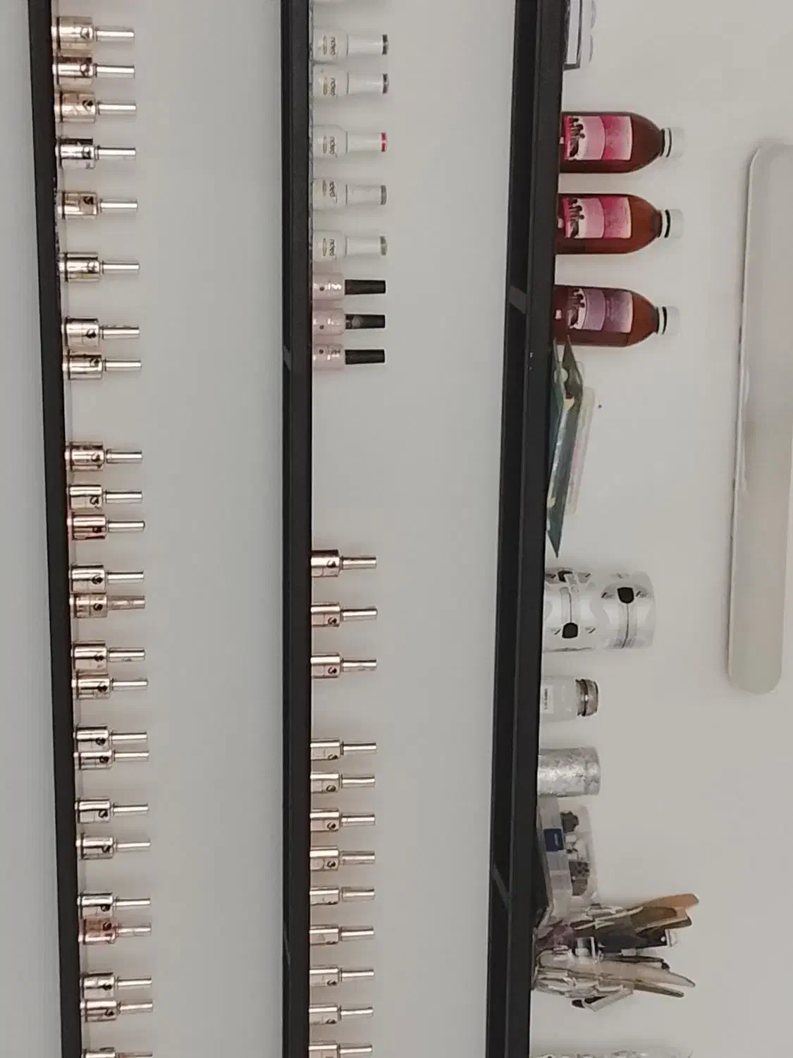 وسایل کاشت ناخن|آرایشگاه و سالن‌های زیبایی|شاندیز, |دیوار