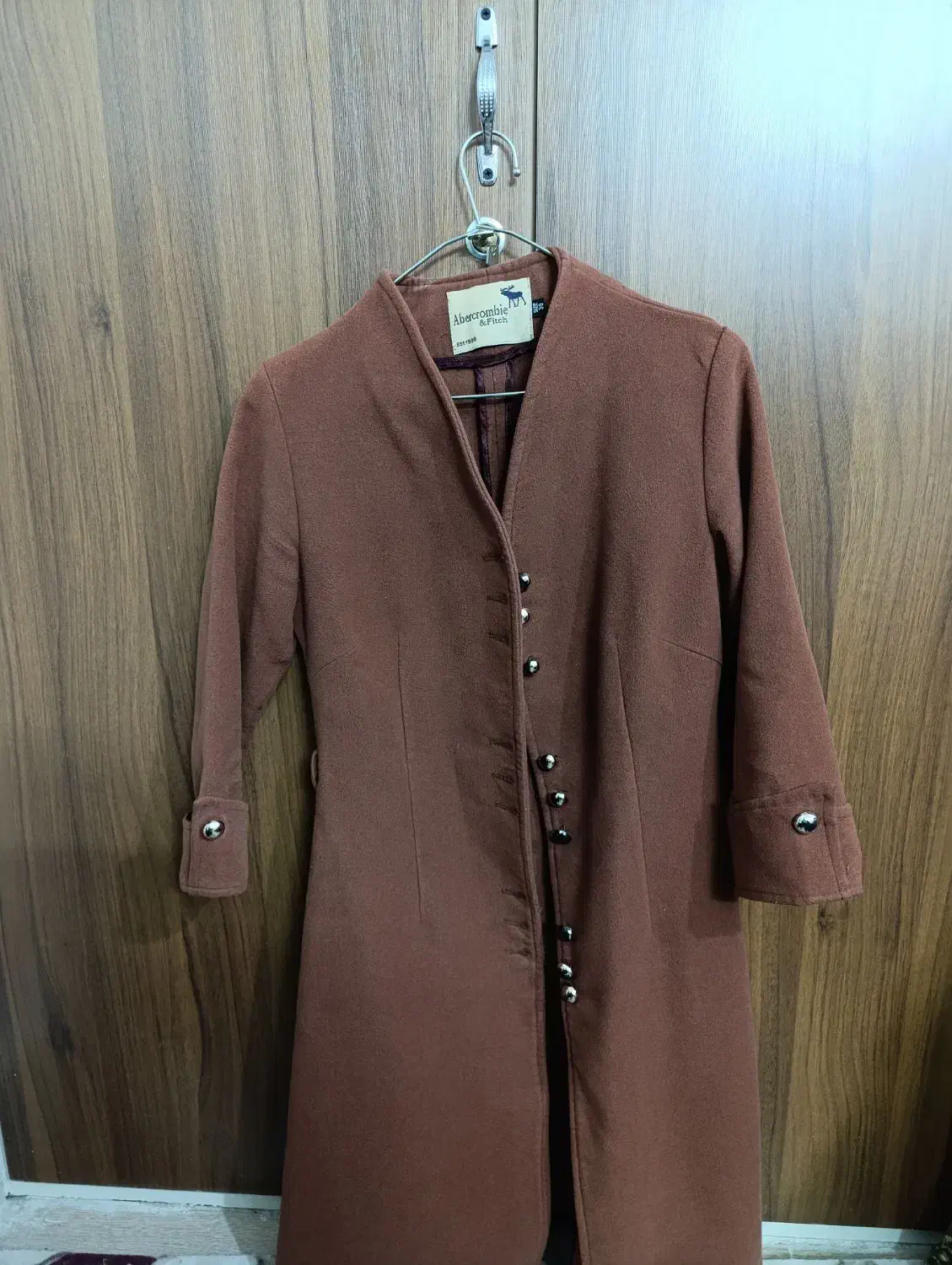 پالتو|لباس|کاشان, میدانگاه آقا|دیوار