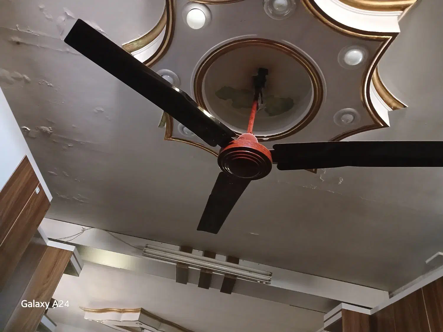 پنکه سقفی سانی|پنکه و تصفیهکنندهٔ هوا|ورامین, ورامین|دیوار