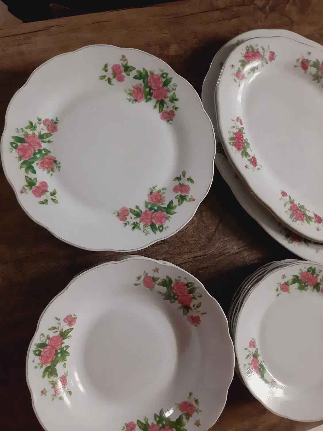 ظرف و ظروف چینی گل سرخی گلسرخی گل سرخ|ظروف سرو و پذیرایی|تهران, شهرک شریعتی|دیوار