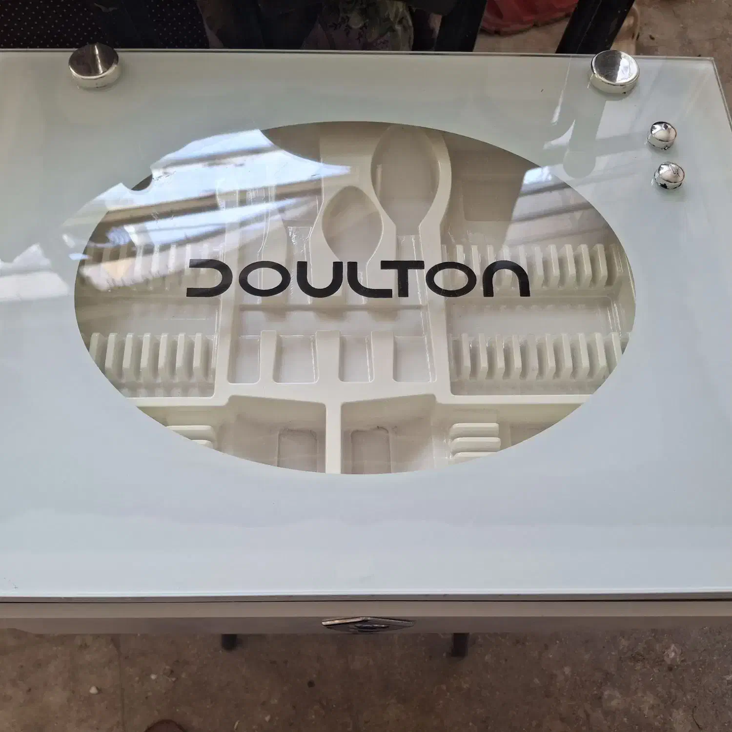 جاقاشقی پایه دار|آبچکان و نظمدهنده ظروف|سبزوار, چهارراه فرودگاه|دیوار