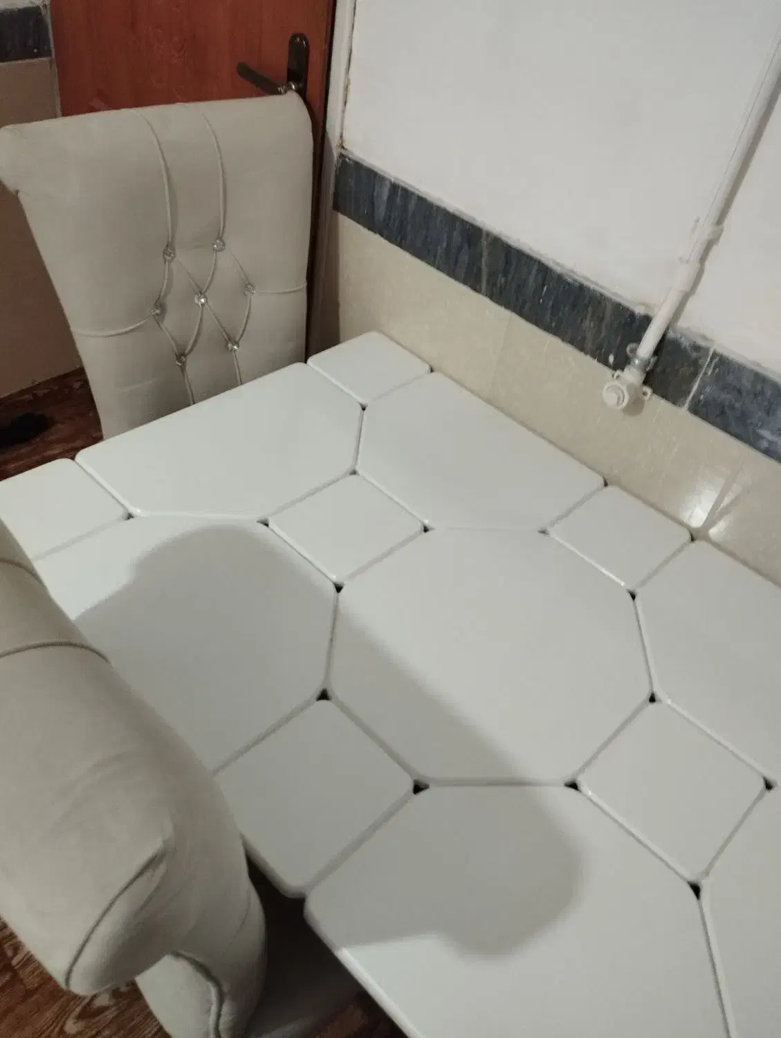 میز ناهار خوری به همراه 4 عدد صندلی|میز و صندلی غذاخوری|رزن, |دیوار