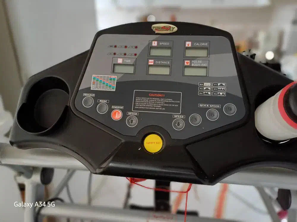 تردمیل تایوانی چهار کاره|تجهیزات ورزشی|رشت, گلسار|دیوار