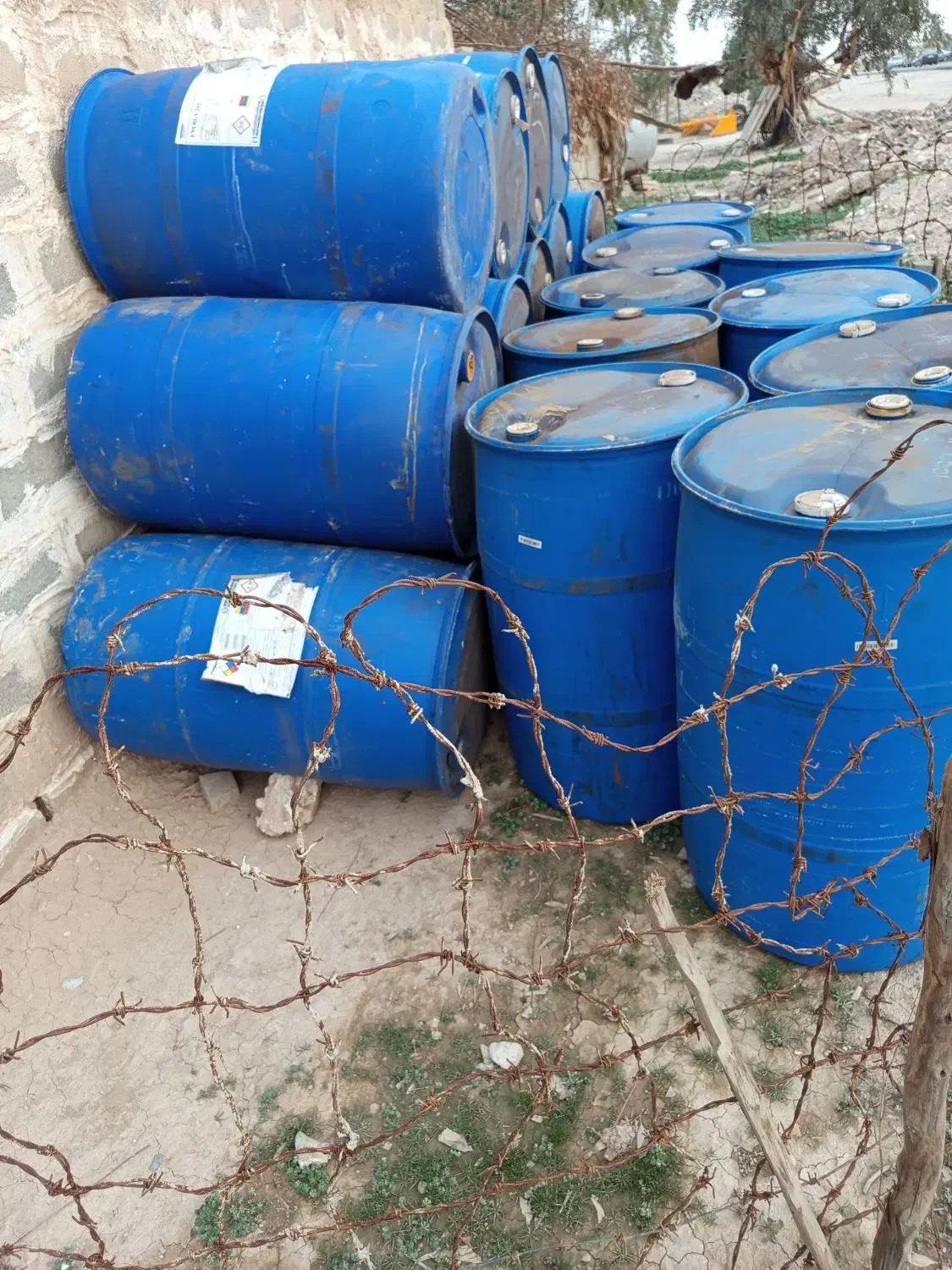 بشکه|ظروف نگهدارنده، پلاستیکی، یک‌بارمصرف|مهران (ایلام), |دیوار