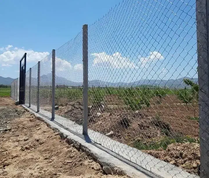 فروش فنس سیم خاردار  پایه  با نصاب مجرب|خدمات پیشه و مهارت|کرمانشاه, |دیوار