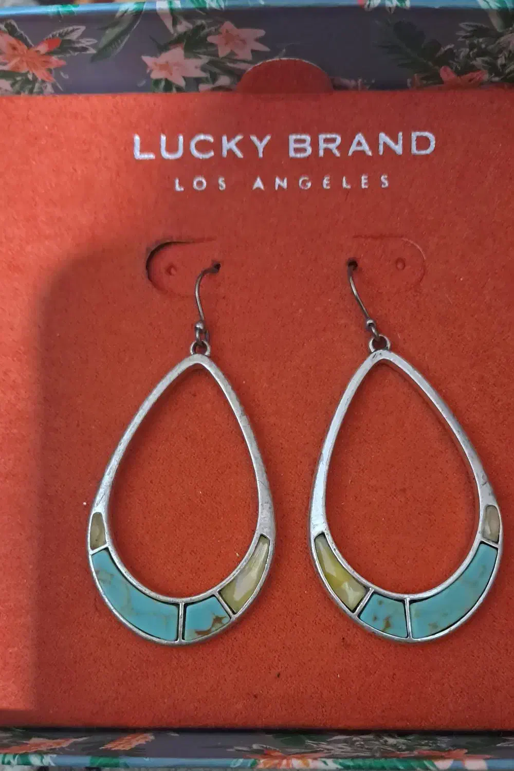 گوشواره ی نقره|بدلیجات|گالیکش, |دیوار