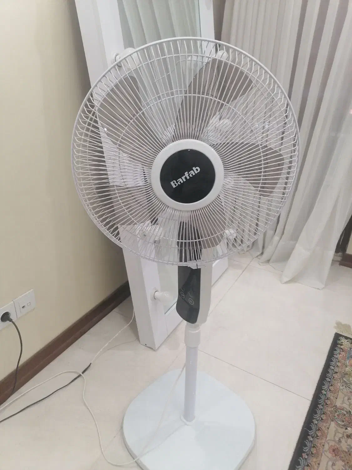 پنکه|پنکه و تصفیهکنندهٔ هوا|هشتگرد, مدرس|دیوار