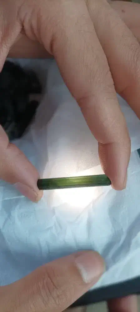 تورمالین .افغانستان .پاک و تمیز.شاخه|جواهرات|مشهد, صیاد شیرازی|دیوار