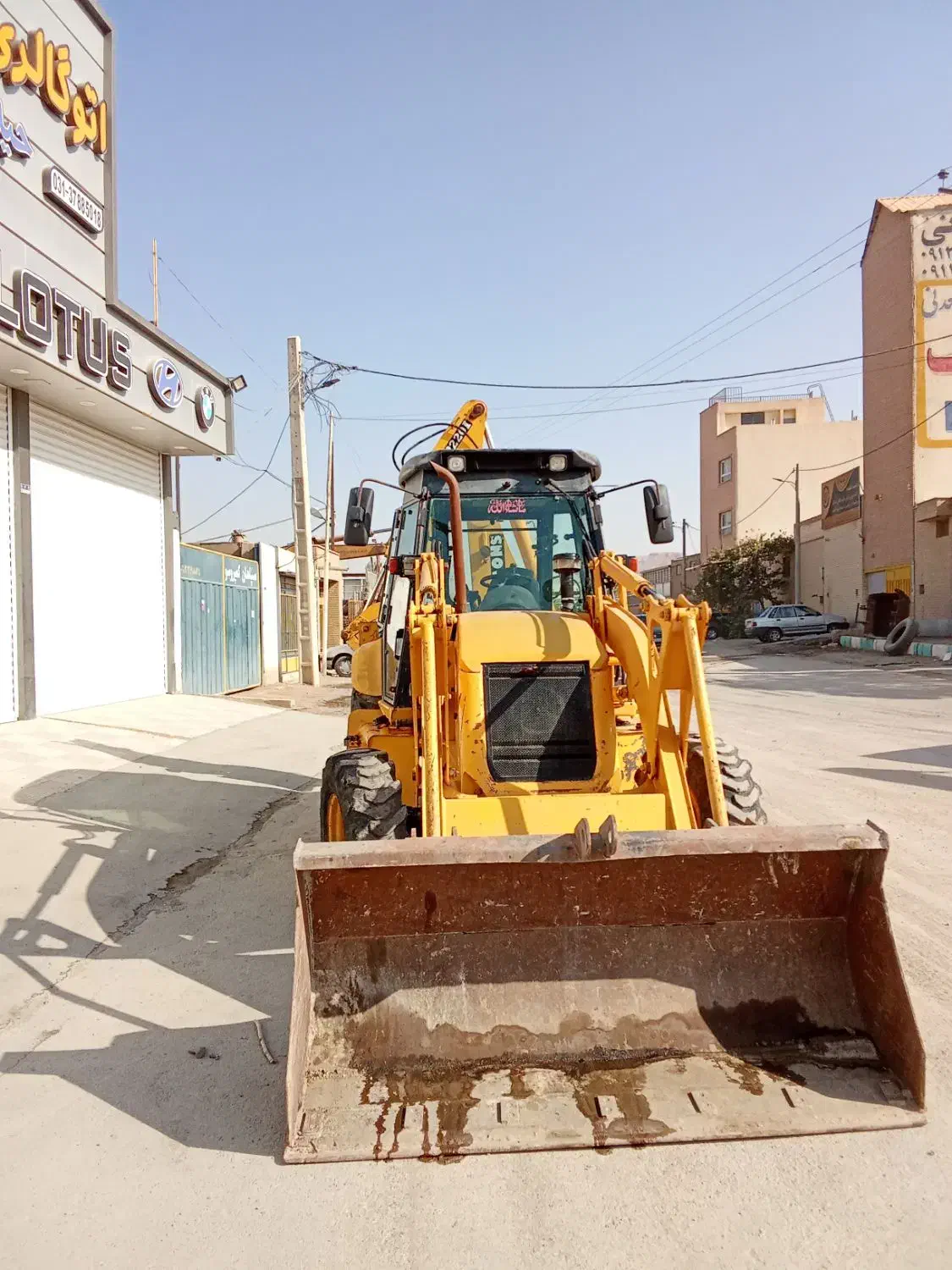 بیل بکهو 220iمدل 1394در حدصفر|خودرو سنگین|ابریشم, |دیوار