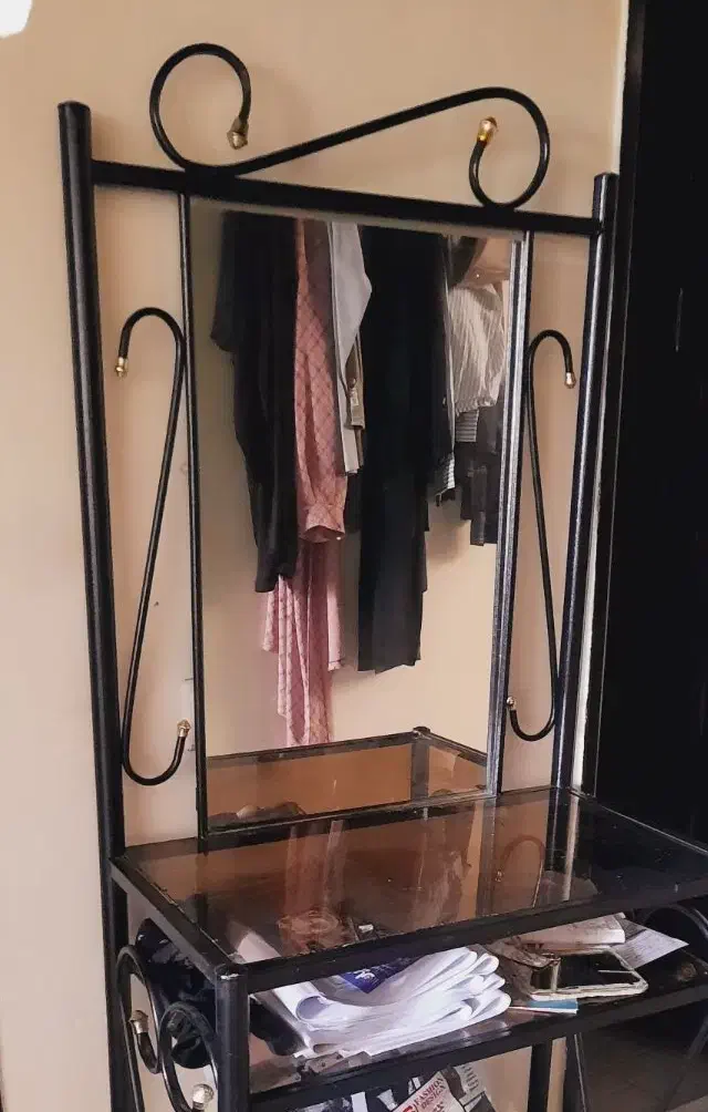 میز ارایش|مبلمان خانگی و میز عسلی|شاهین‌شهر, گرگاب|دیوار