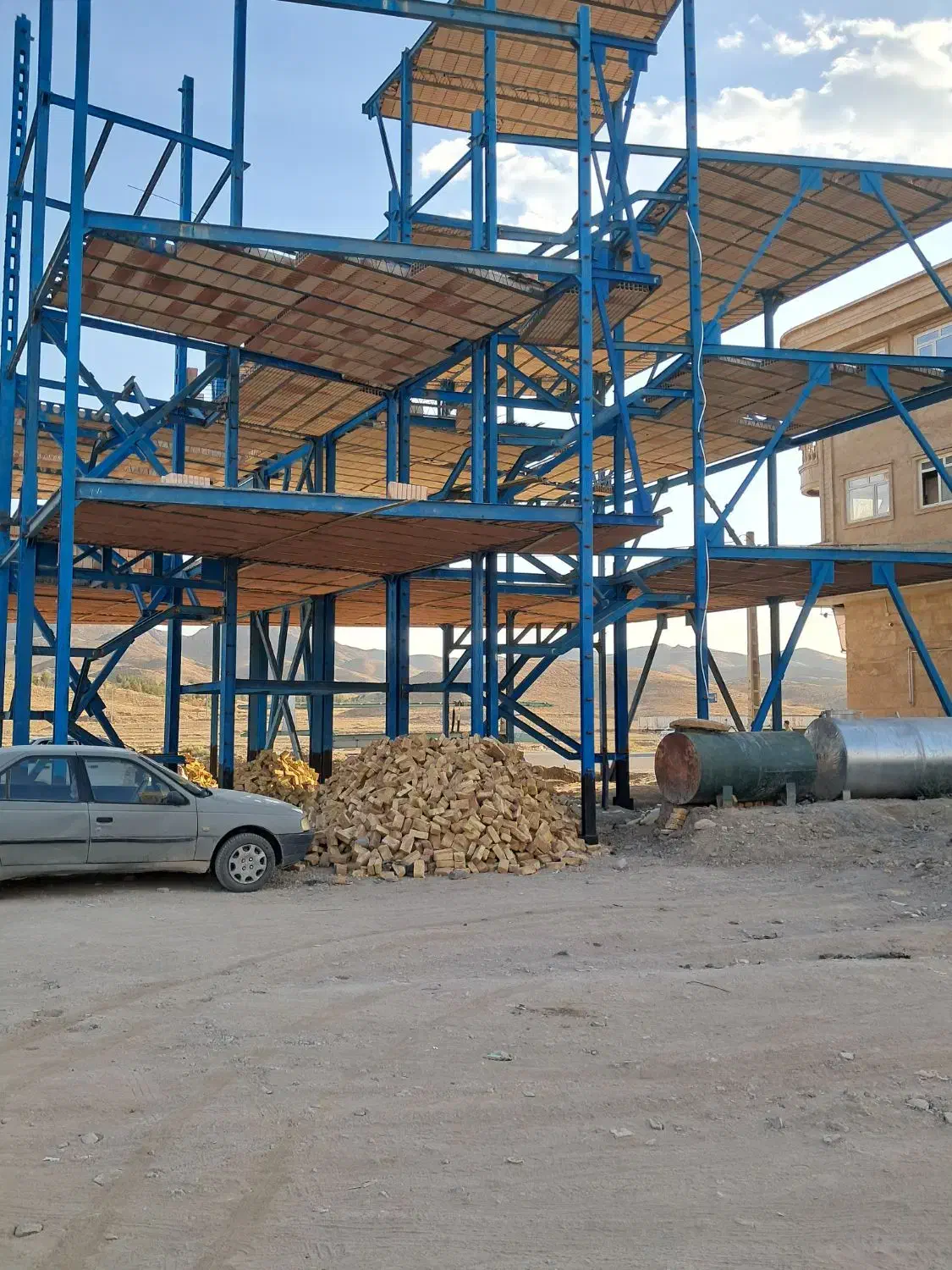 ساخت تریچه کرمیت واجرای سقف بتنی وشیب دار|خدمات پیشه و مهارت|تربت‌حیدریه, حاجی یار‎|دیوار