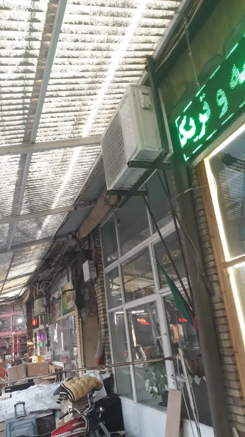 نصاب کولر گازی ، جابجایی ، لوله گذاری ، نصب کولر|خدمات پیشه و مهارت|تبریز, |دیوار