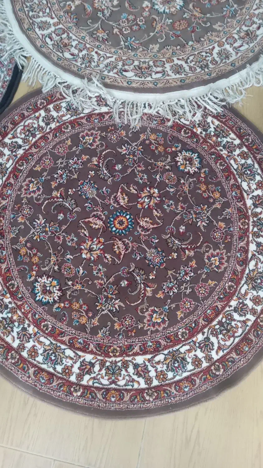 فرش دایره اصلی نو۱۵۰۰۰۰۰تومان نوزیرقیمت هریکی|فرش|ارومیه, |دیوار