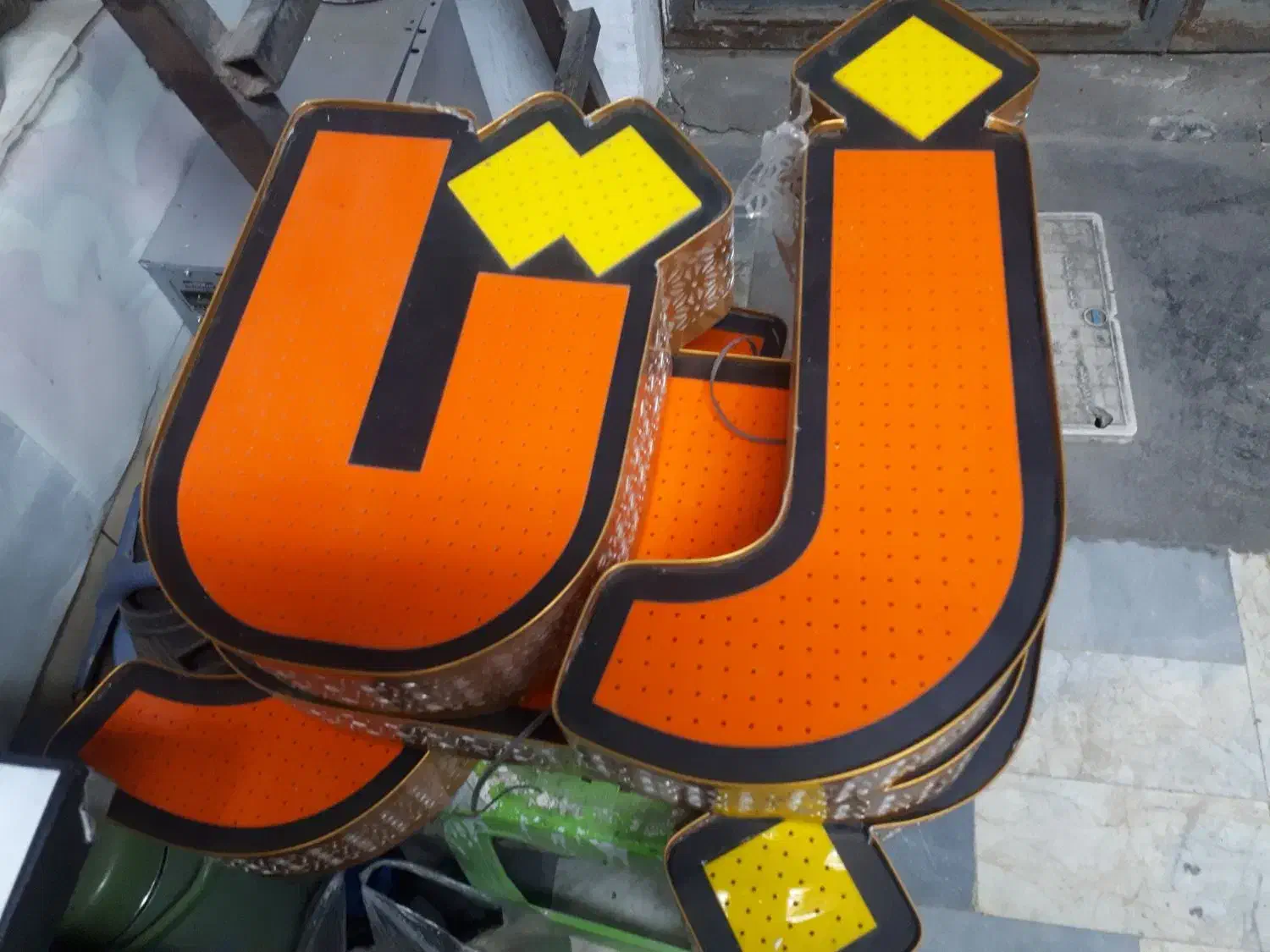 تابلو سازی بهزاد|خدمات پیشه و مهارت|اردبیل, |دیوار