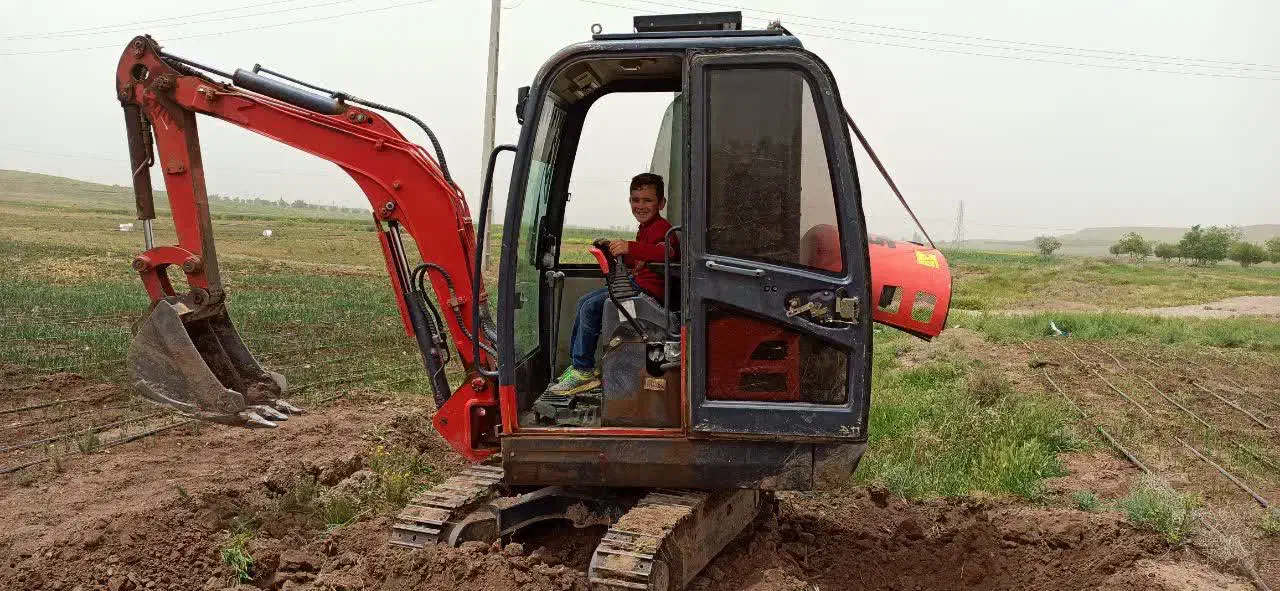 ارائه خدمات با مینی بیل مکانیکی|خدمات حمل و نقل|زنجان, |دیوار