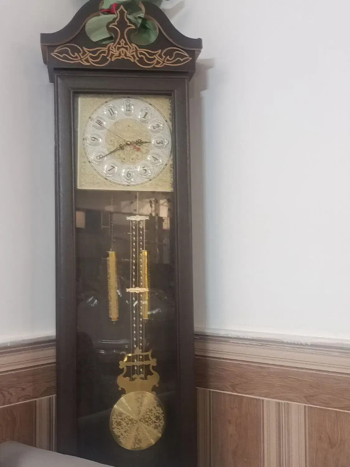 ساعت|ساعت دیواری و تزئینی|نیشابور, ۲۲ بهمن|دیوار