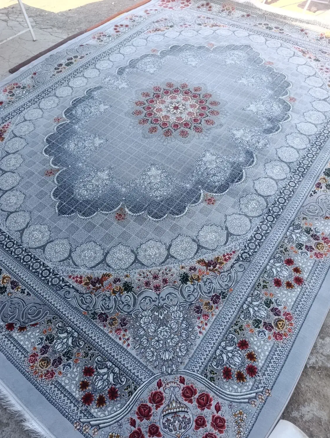 فرش۱۲متری ۷۰۰شانه تراکم ۲۵۵۰ نوآکبند سمساری قاسمی|فرش|زابل, |دیوار