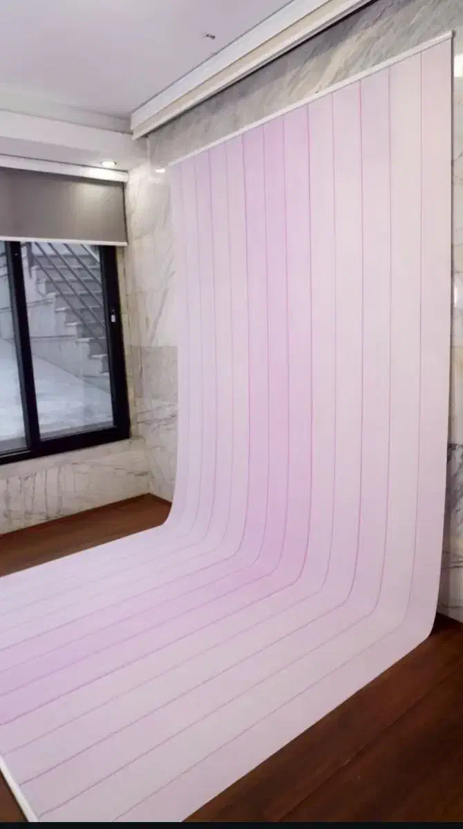 بکگراند پارچهای صورتی با قاب و زنجیر|دوربین عکاسی و فیلمبرداری|تهران, نارمک|دیوار