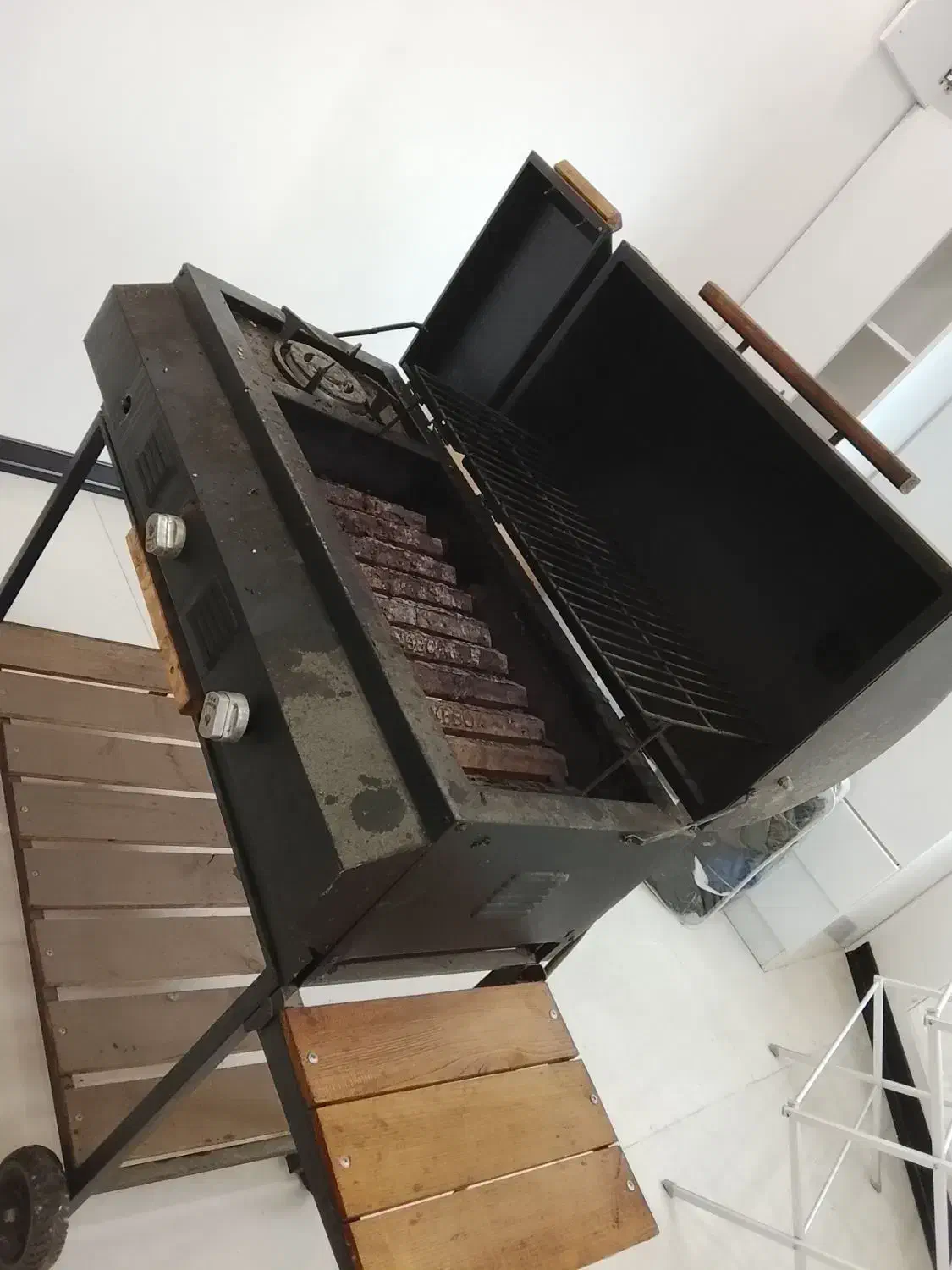 باربیکیو|اجاق گاز و لوازم برقی پخت‌وپز|رشت, چمارسرا|دیوار