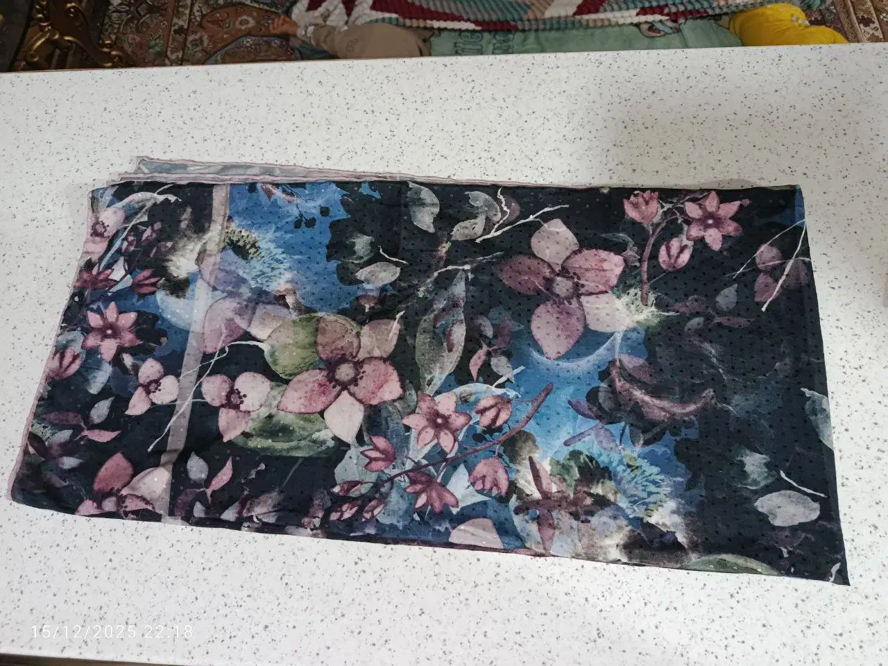 روسری سرمه ای رنگ نو|لباس|قم, علی آباد سعدگان|دیوار