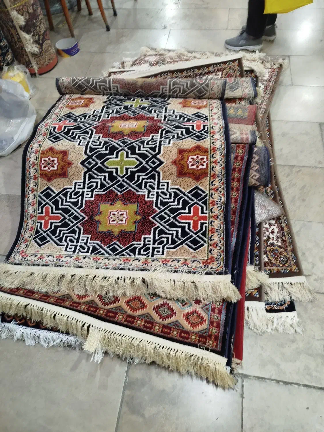 قالیچه و کناره زرنیم فانتزی مناسب کادو|فرش|ارومیه, |دیوار