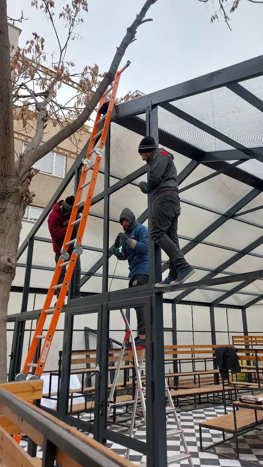 استخدام نصاب درب و پنجره و سازه های آلومینیومی|استخدام معماری، عمران و ساختمانی|تهران, شهرک شریفی|دیوار