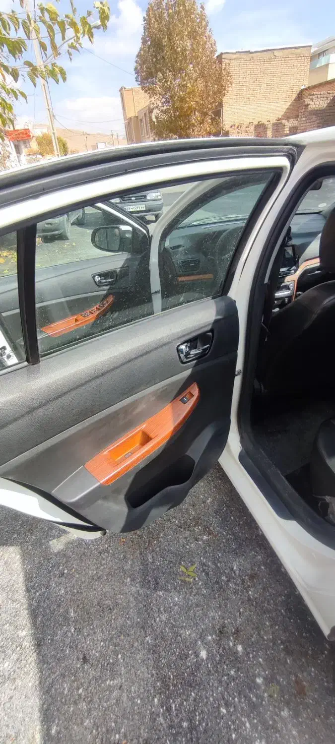 شاهین مدل1401 کروز دار مانیتور بزرگ.سانروف دار|خودرو سواری و وانت|داران, |دیوار