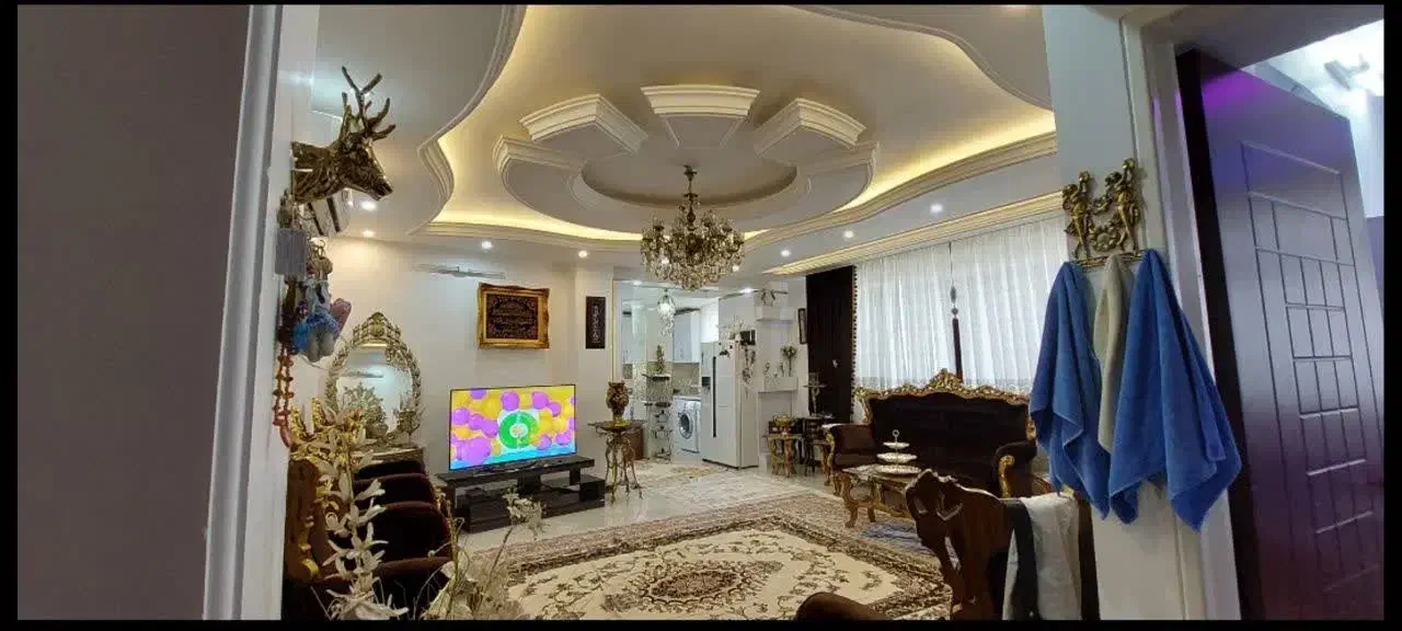 منزل فروشی  بر بلوار نواب|فروش خانه و ویلا|قم, وادی السلام|دیوار