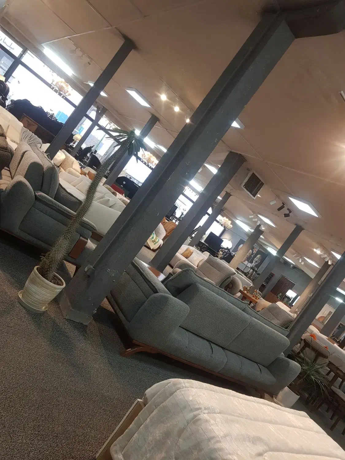 نیروی اقا برای خدمات نظافتی|استخدام سرایداری و نظافت|قزوین, |دیوار