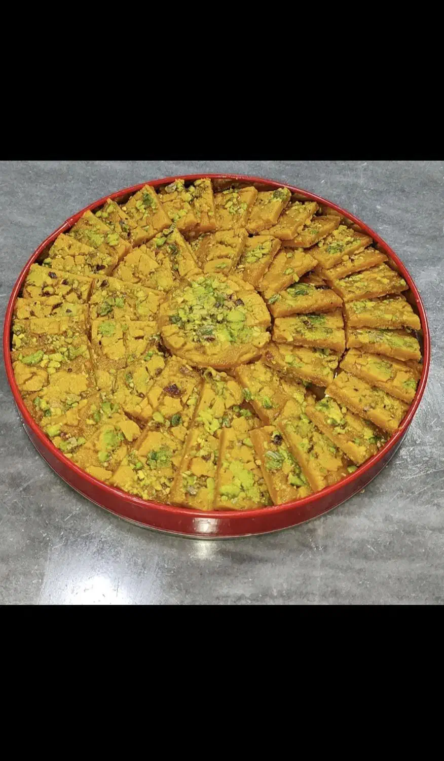 پزنده و گل کن سوهان|استخدام خدمات فروشگاه و رستوران|قم, زند آباد|دیوار