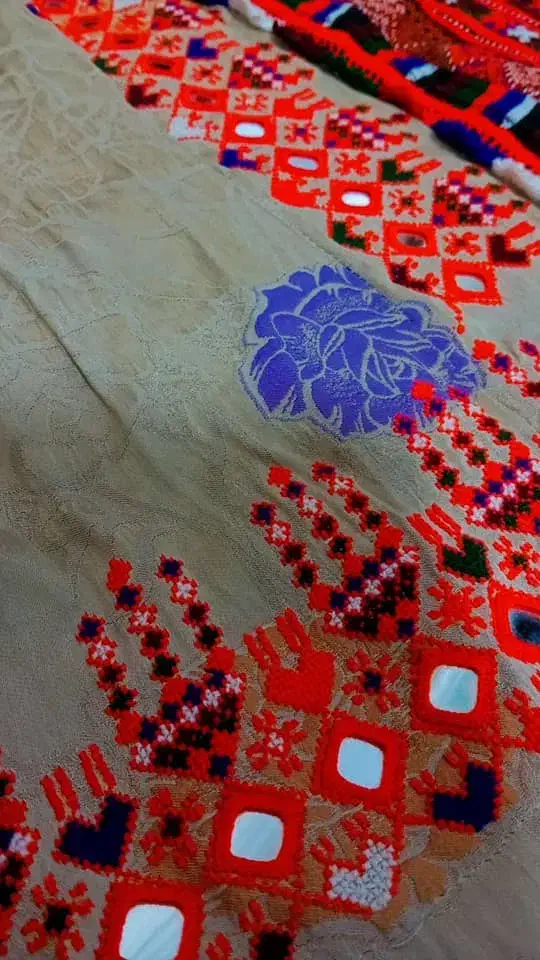 دوچگر|لباس|سراوان, |دیوار