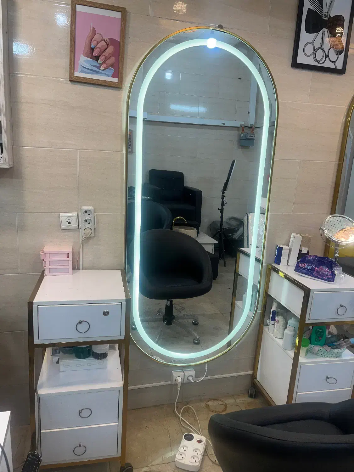 فروش سرشور مبله ایینه قدی چراغ دار بدون ترولیا|آرایشگاه و سالنهای زیبایی|گرگان, |دیوار