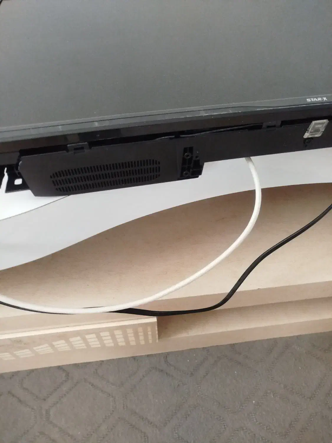 ال ای دی شکسته|تلویزیون و پروژکتور|مشهد, شهرک مهرگان|دیوار