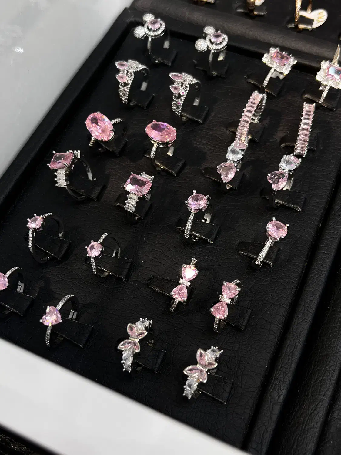 انگشتر صورتی ترند فریسایز واسه هر دست|بدلیجات|خمینیشهر, |دیوار