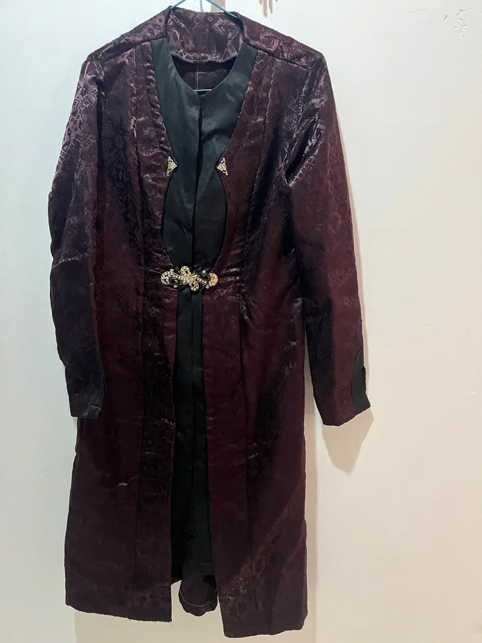 یک عدد مانتو مجلسی بادمجانی|لباس|زرند, |دیوار