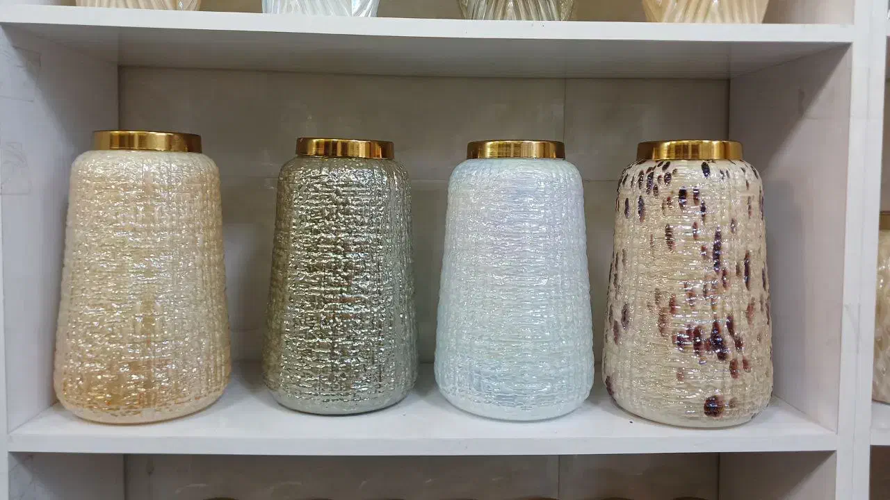 گلدان بلوری تزیینی با گل مصنوعی|گل مصنوعی|سیرجان, |دیوار