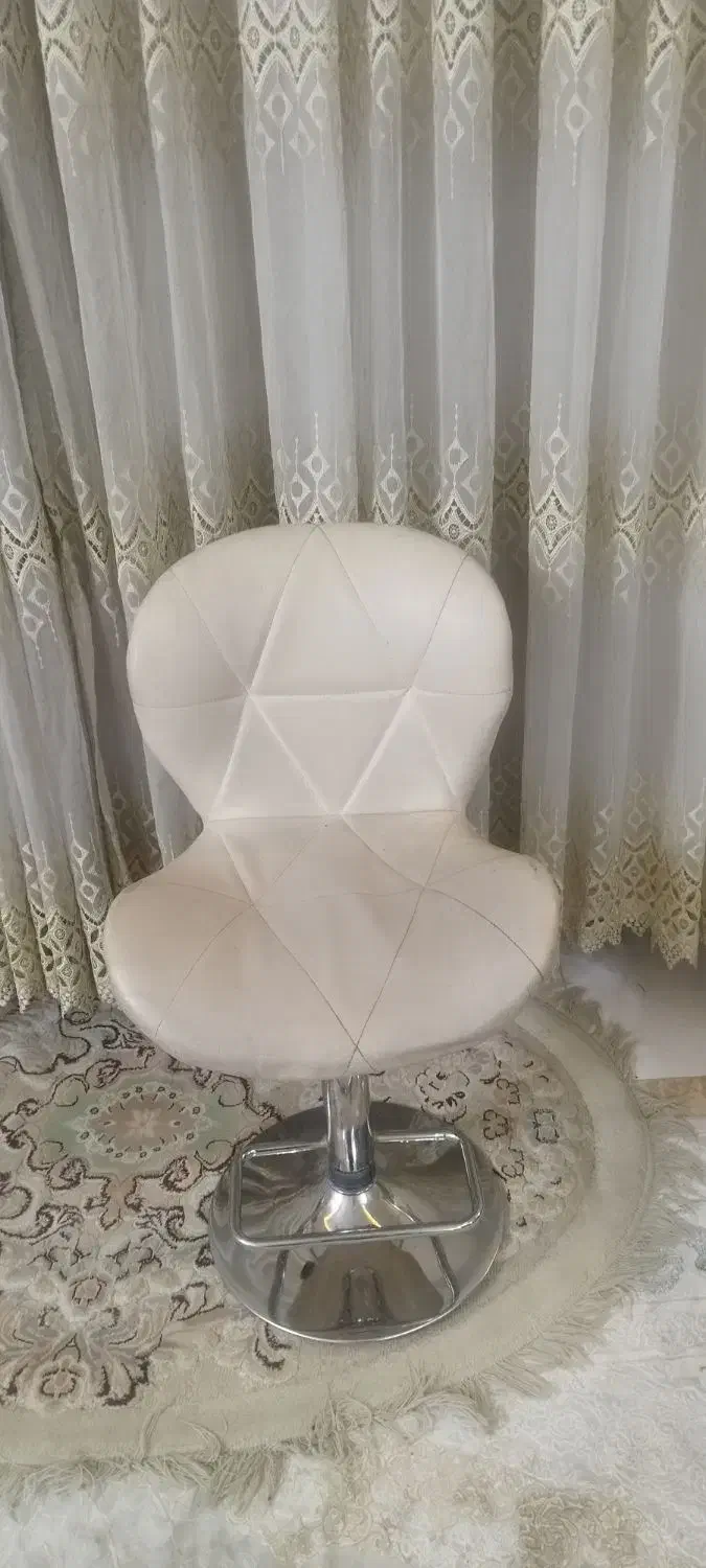 ۴ تاصندلی اپن گردون چرمی کاملا سالم|میز و صندلی غذاخوری|اصفهان, ابر|دیوار