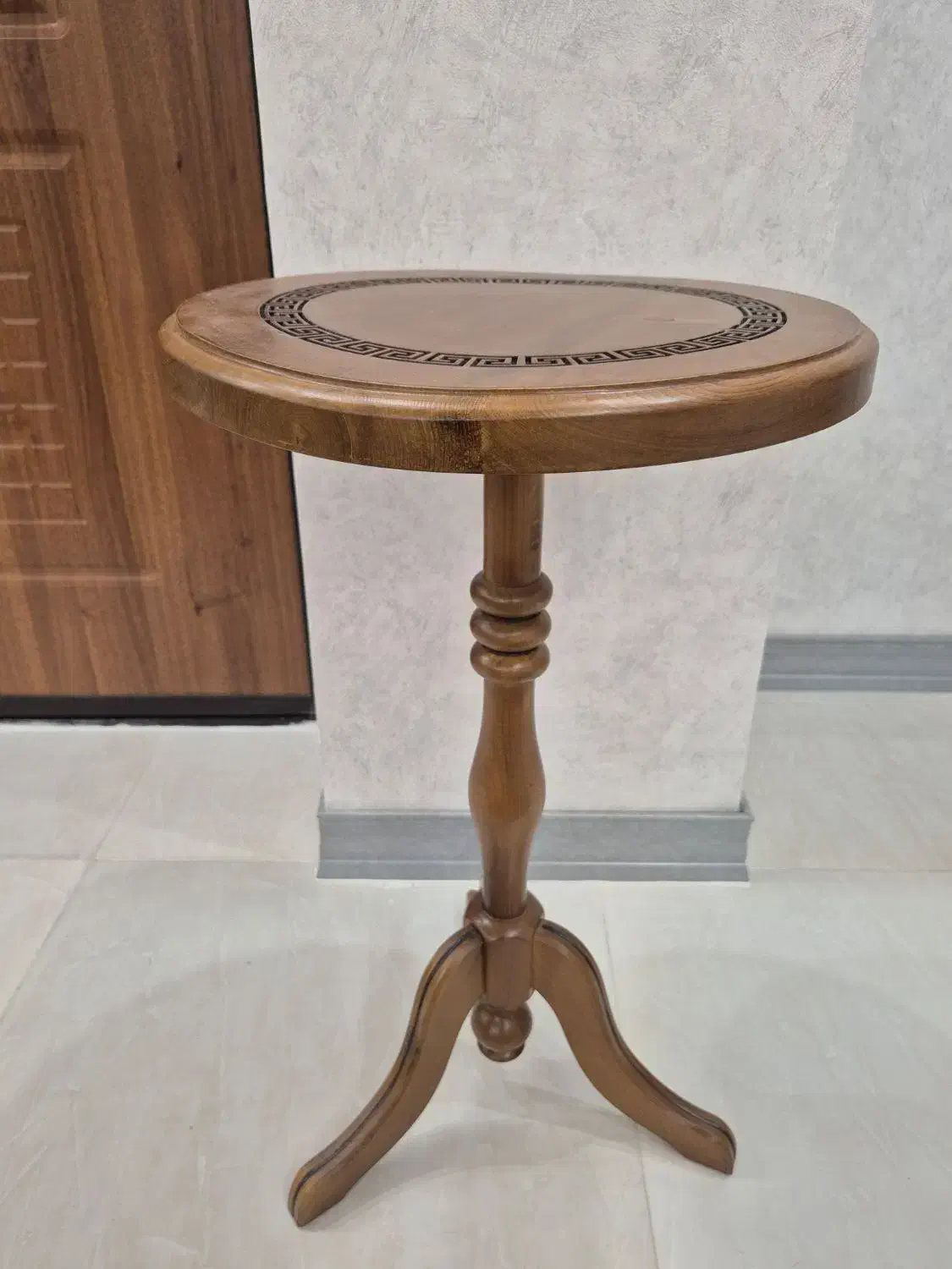 میز تلفن کاملا نو|میز تلفن|محلات, |دیوار