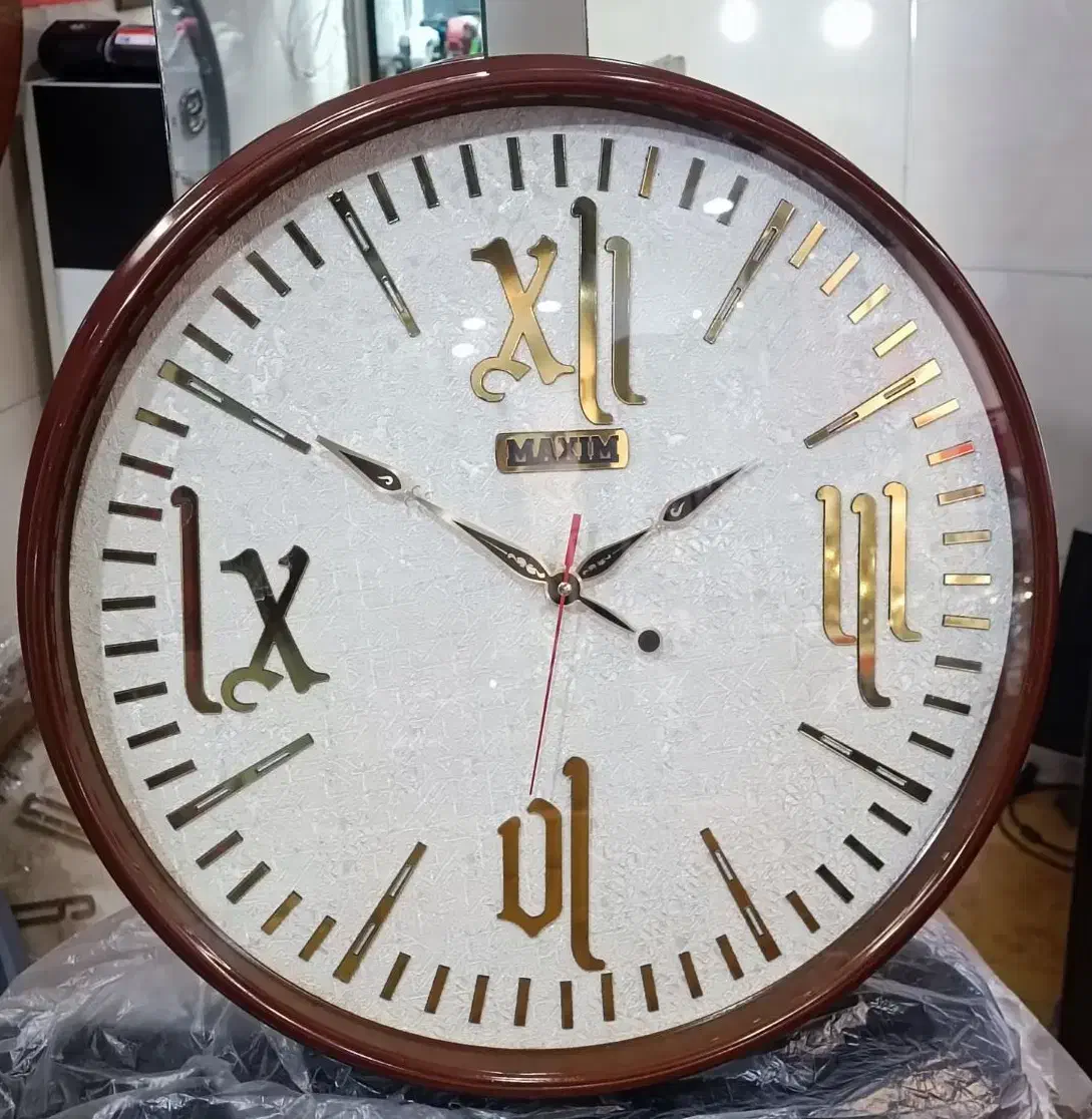 ساعت دیواری حروف یونانی و عدارسایز 48cm در دورنگ|ساعت دیواری و تزئینی|اراک, |دیوار